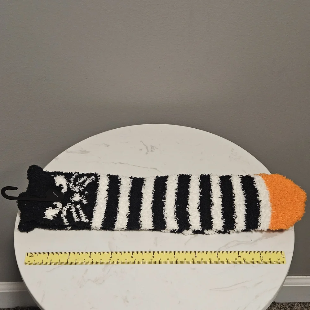 Old Navy Women's Cozy Striped w/ Cat Face Socks Orange Toe